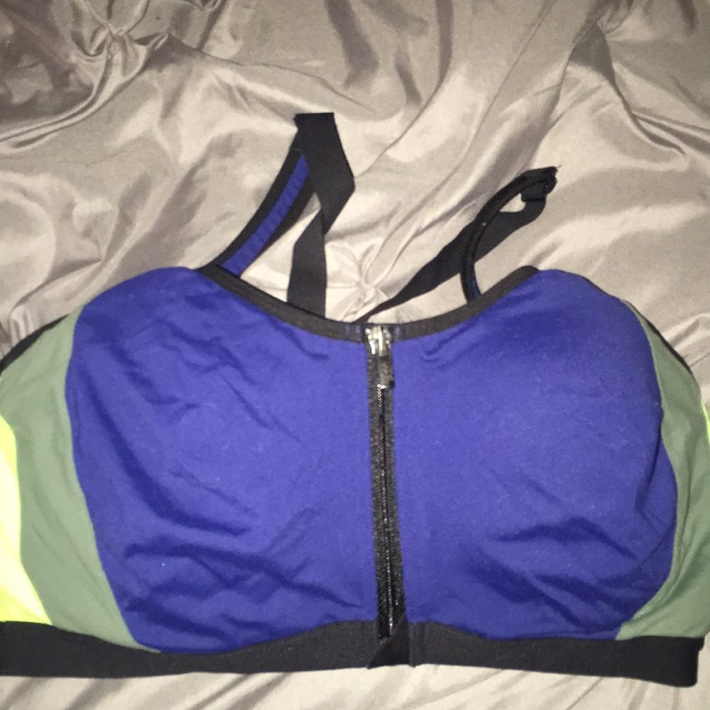 VS KNOCKOUT sports bra